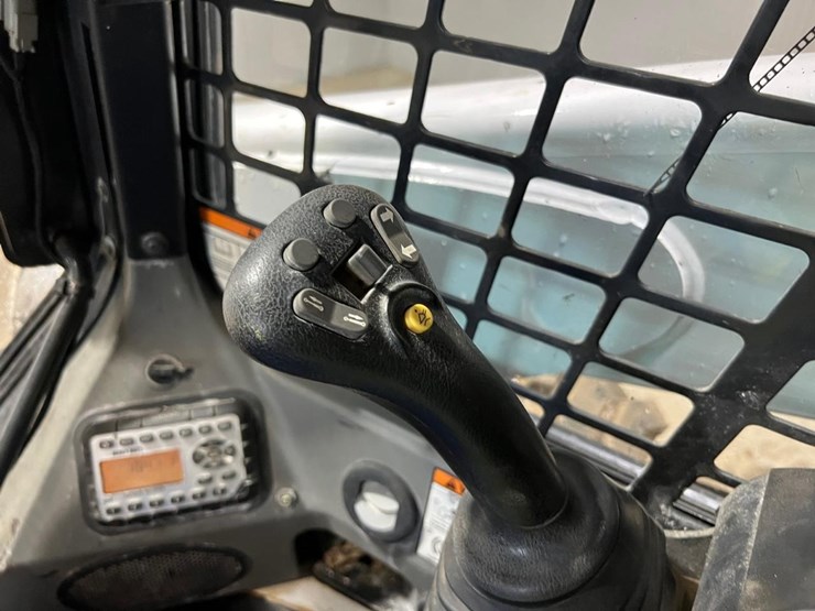 2021-bobcat-s850-image-24