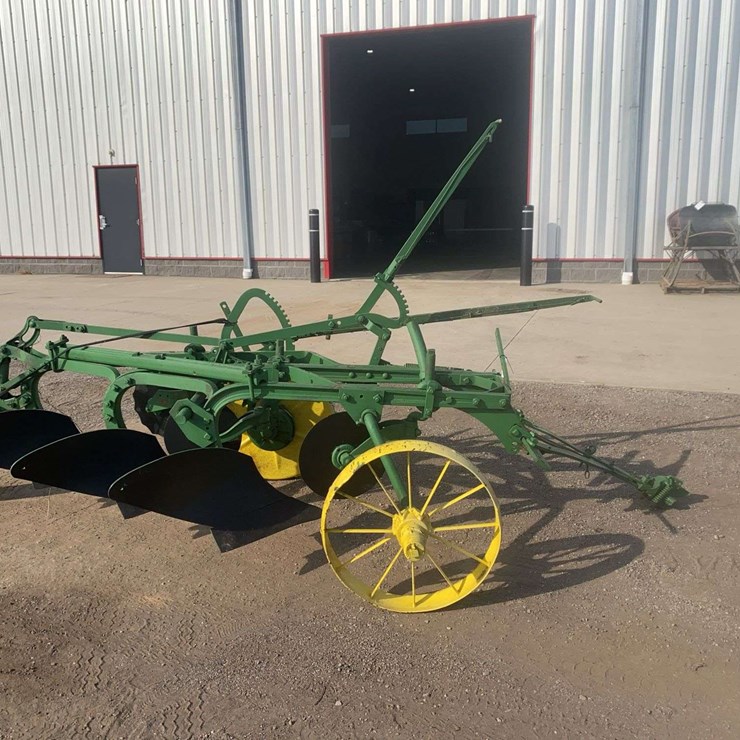 John Deere D218A 3-Bottom Plow