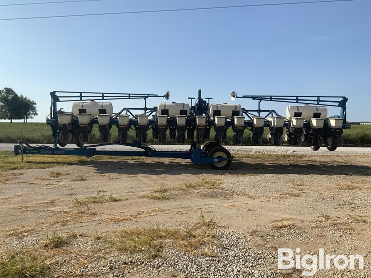 2005-kinze-3600-image-8