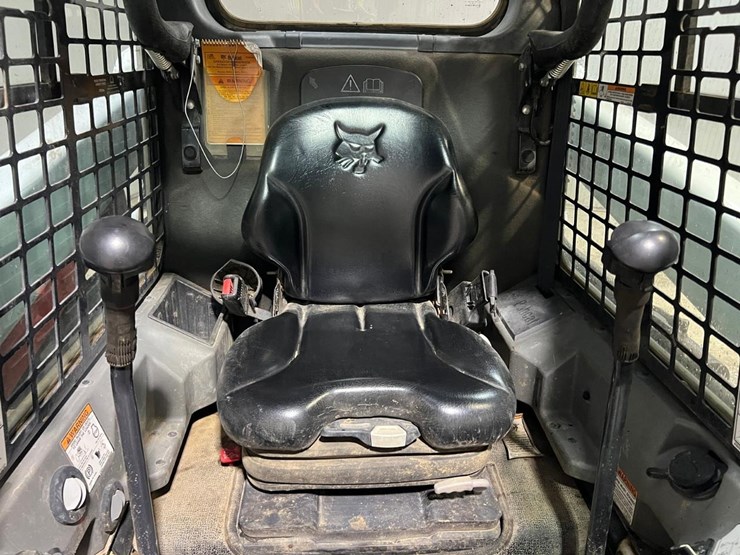 2017-bobcat-s550-image-17