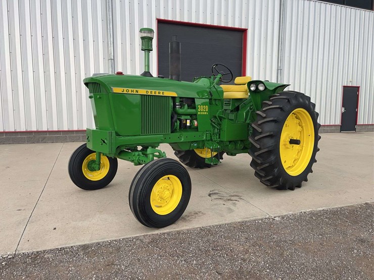 john-deere-3020-image-1