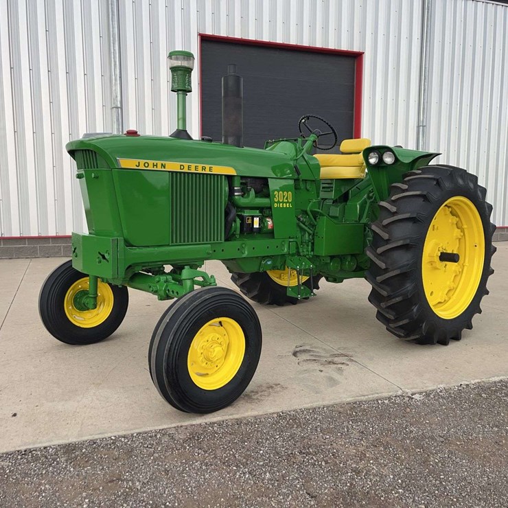 JOHN DEERE 3020