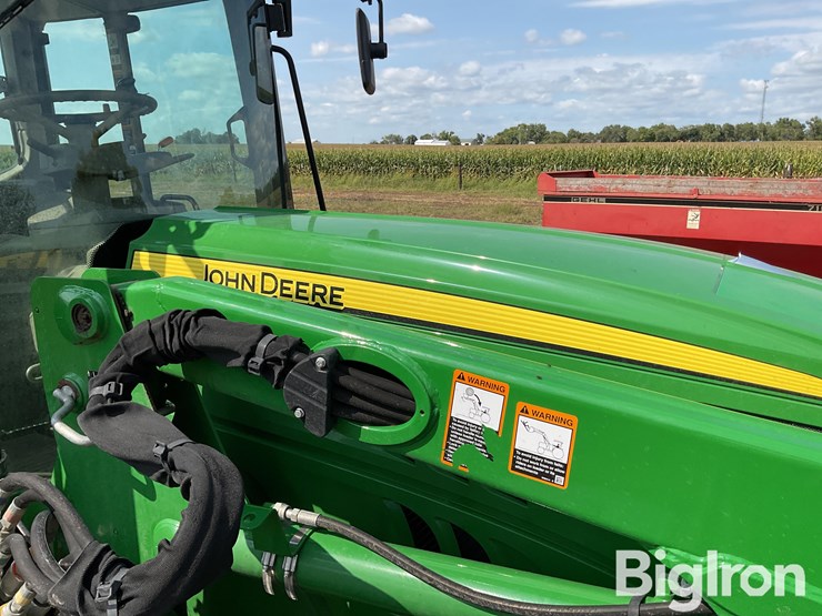 2015-john-deere-6125m-image-17