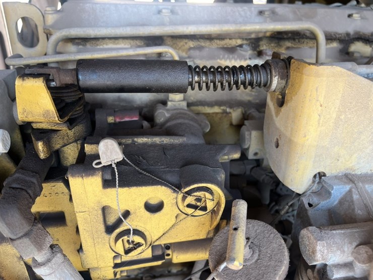 caterpillar-928g-image-92
