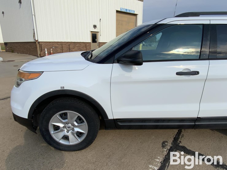 2014-ford-explorer-image-12
