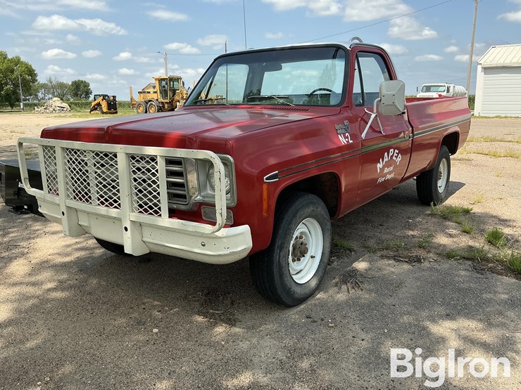 1975-chevrolet-custom-deluxe-image-1
