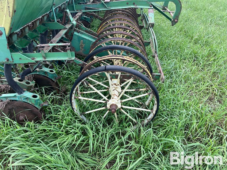 john-deere-200-image-9