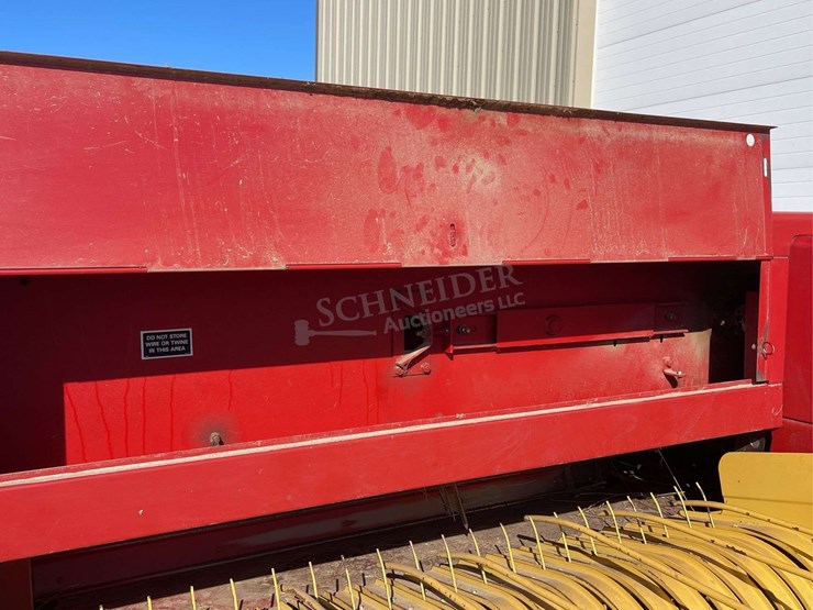 new-holland-565-image-38