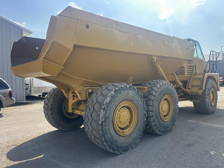2005-caterpillar-725-image-5