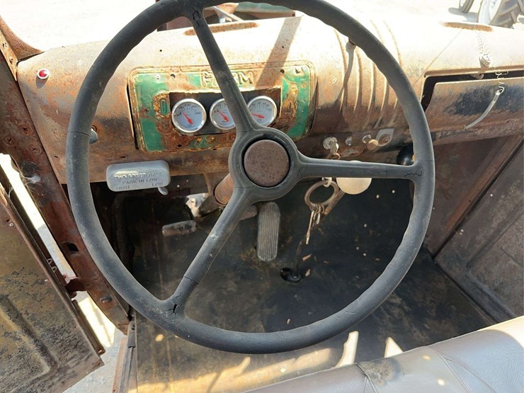 chevrolet-1/2-ton-regular-cab-pickup-image-22