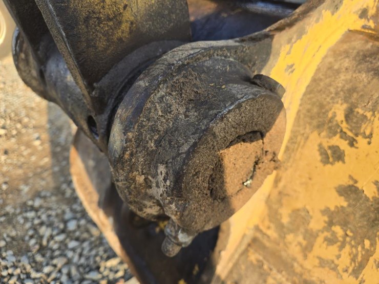 caterpillar-312-image-11