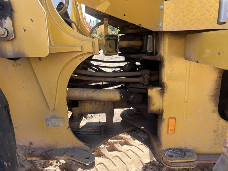 caterpillar-928g-image-50