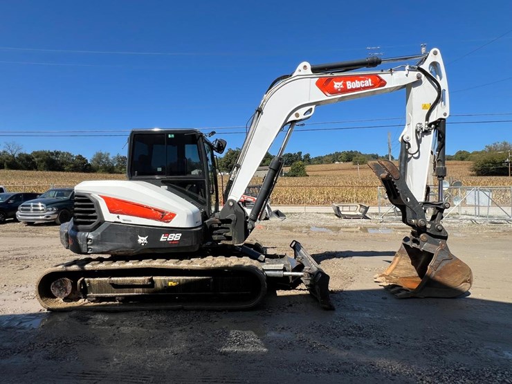 2022-bobcat-e88-image-6