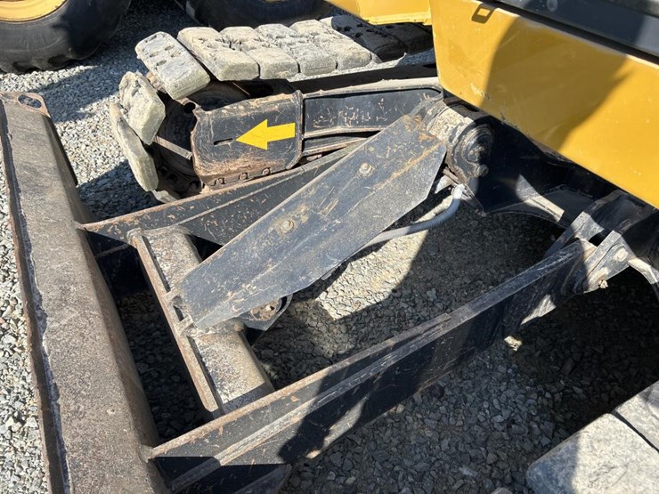 deere-75g-image-32