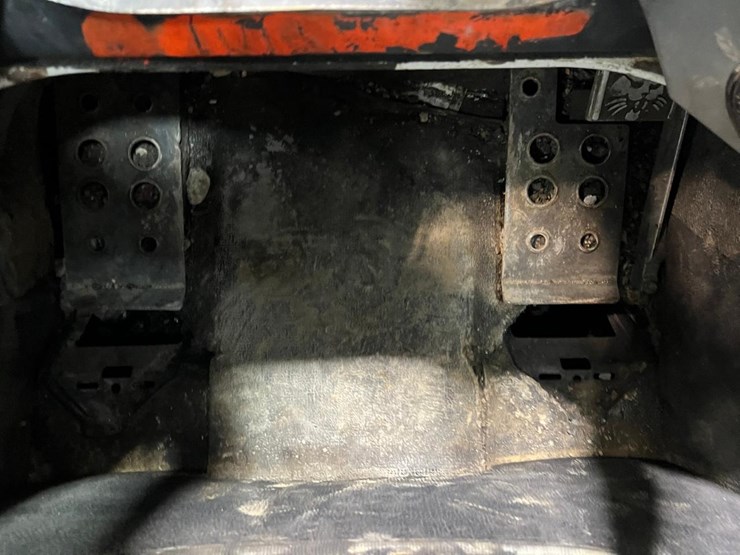 2017-bobcat-t870-image-33