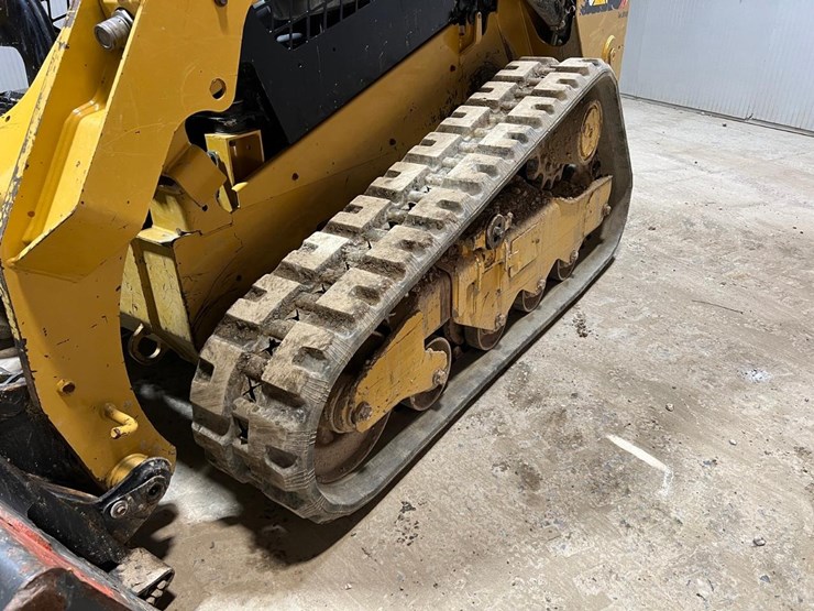 2016-caterpillar-259d-image-13