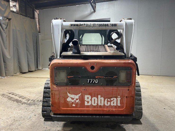 2015-bobcat-t770-image-4