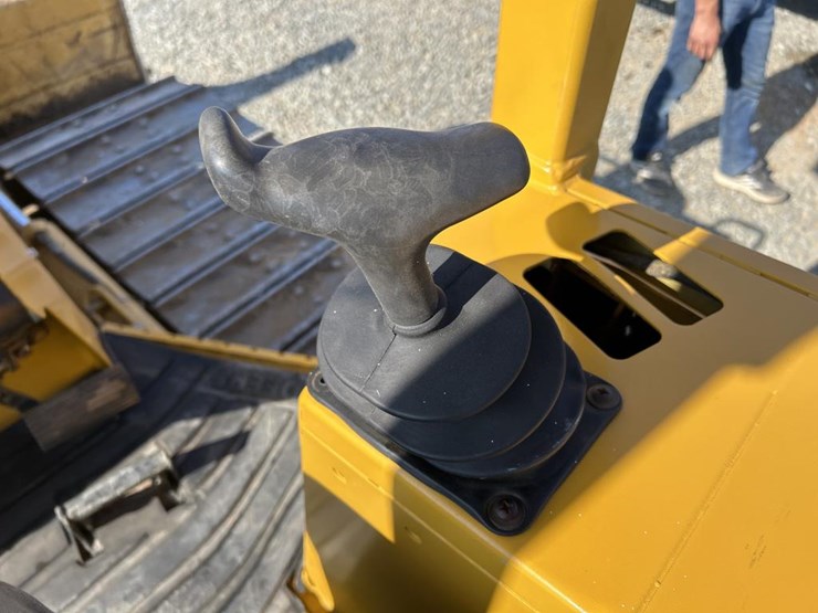 2003-deere-450h-image-38