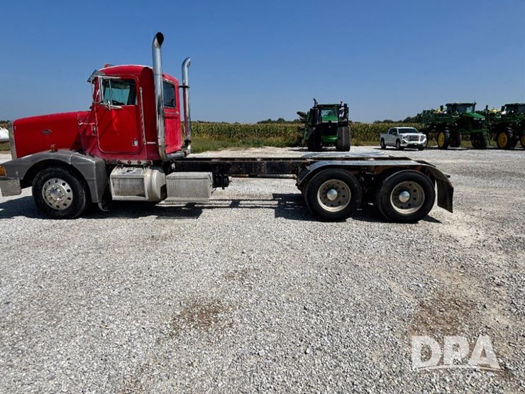 1993-peterbilt-377-image-16