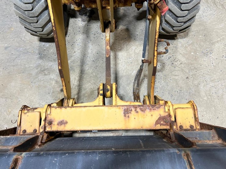 2021-caterpillar-903d-image-10