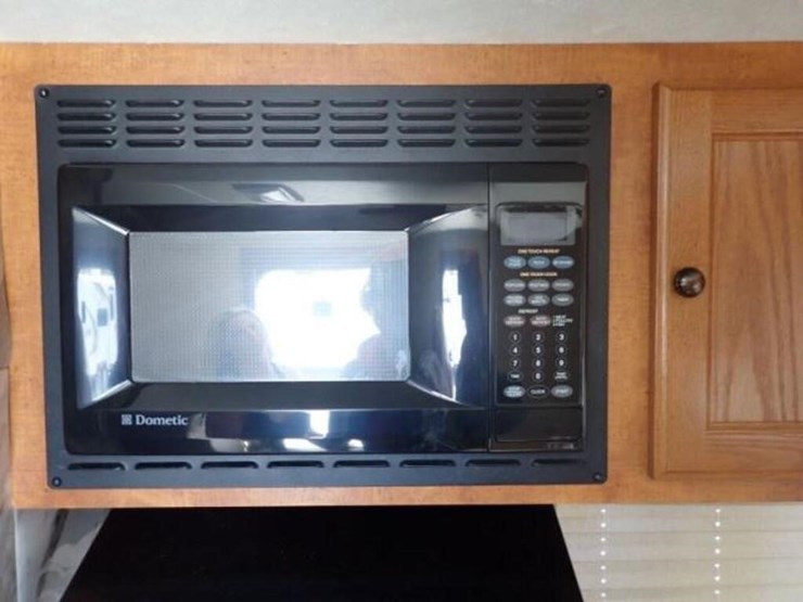 2012-skyline-nomad-t/a-travel-trailer-1se200r21cf0-image-26