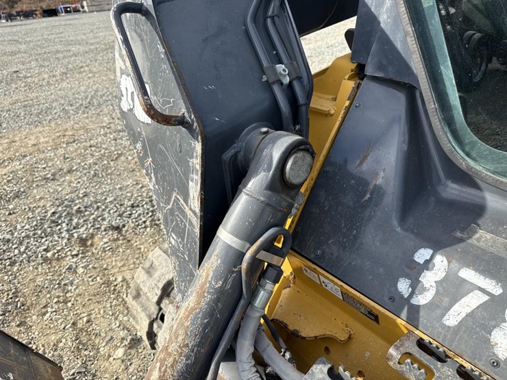 deere-331g-image-13
