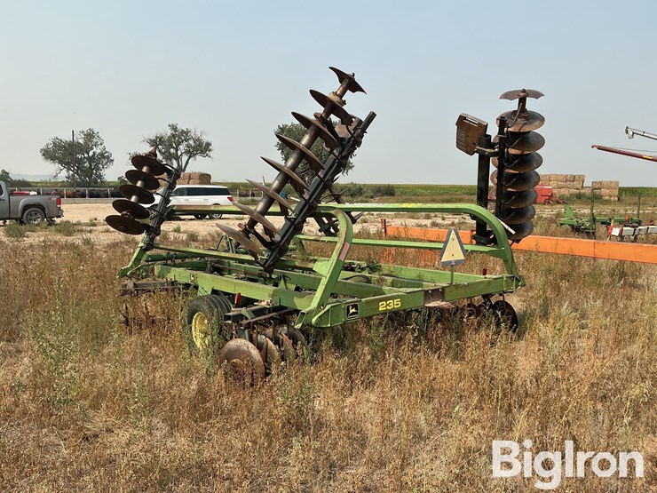 john-deere-235-image-7