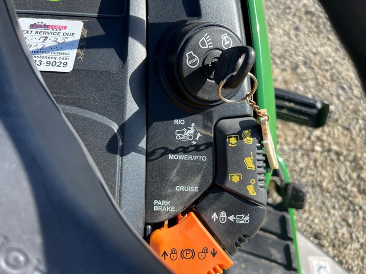 john-deere-x304-image-18