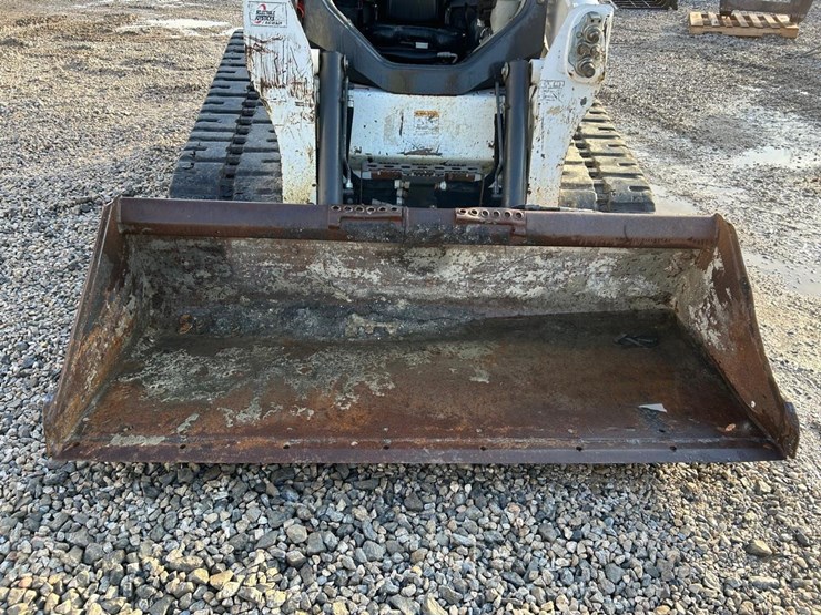 2017-bobcat-t740-image-9