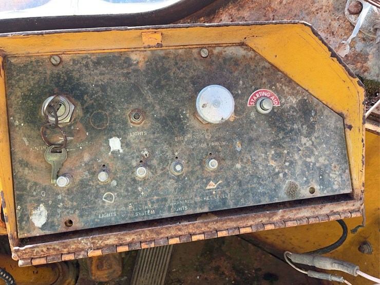 clark-125-wheel-loader-image-23