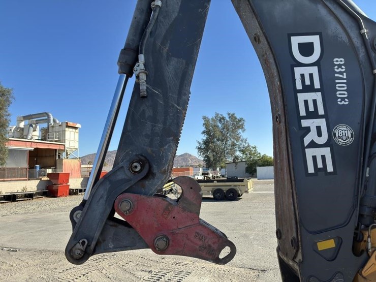 2015-deere-710k-image-9