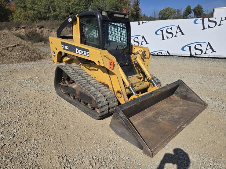 2013-deere-ct332-image-7