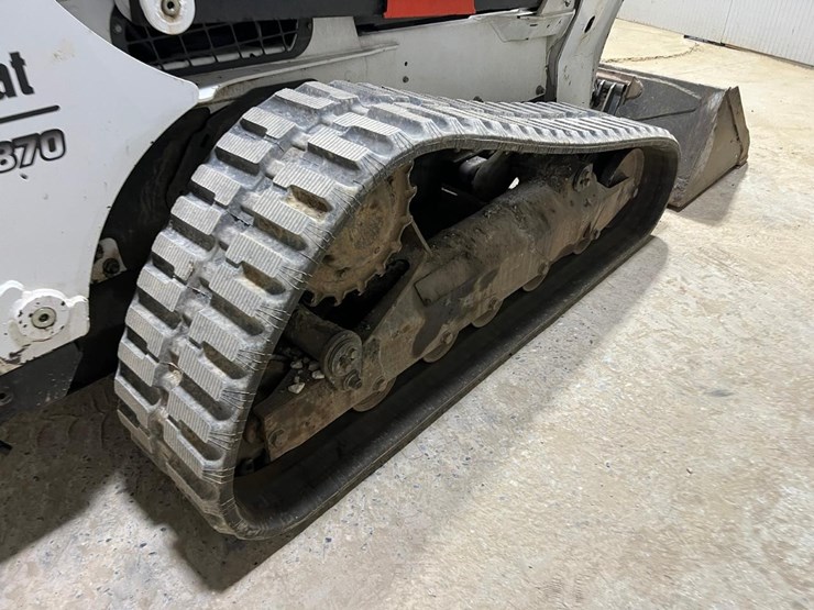2017-bobcat-t870-image-18