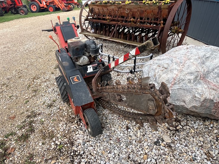 ditch-witch-1020-image-2