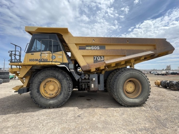 2015-komatsu-hd605-7e0-image-2