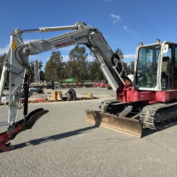 2016 TAKEUCHI TB280FR