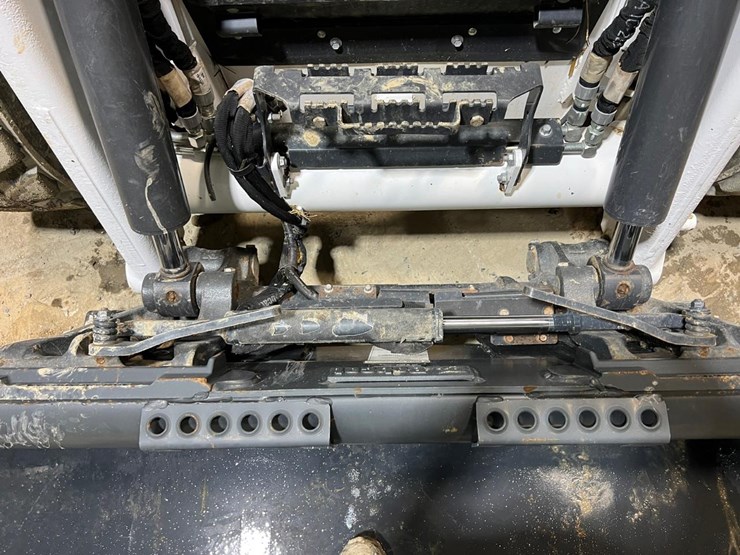 2022-bobcat-s76-image-11