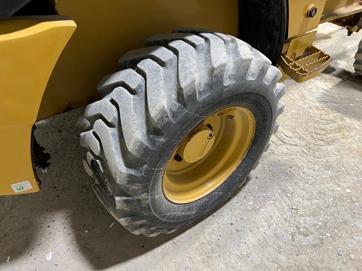 2021-caterpillar-903d-image-18