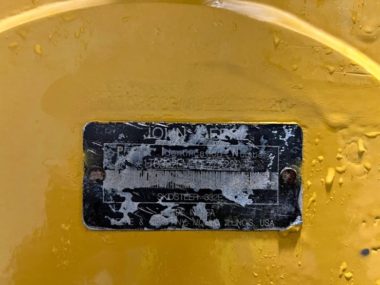 deere-332e-image-25