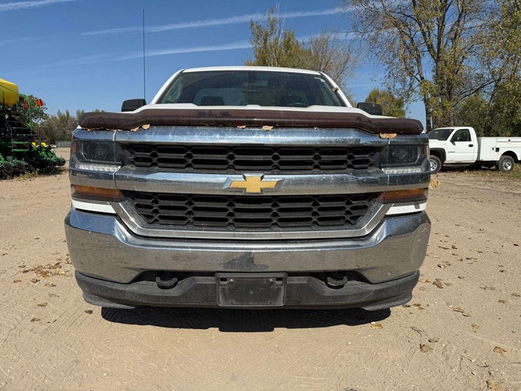 2018-chevrolet-1500-image-8