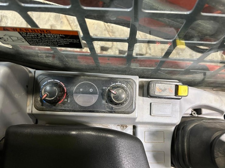 2023-kubota-svl75-3-image-26
