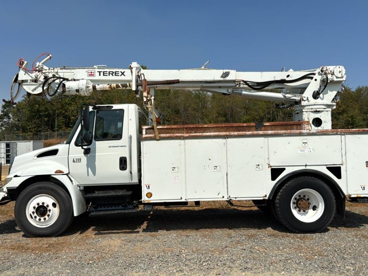 2007-international-durastar-4300-image-2