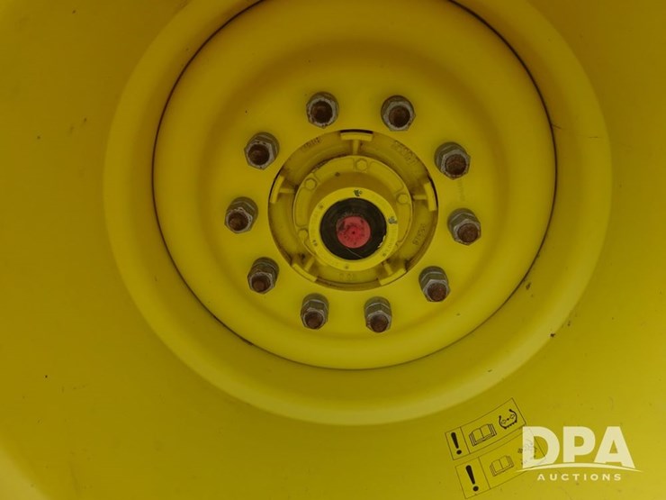2019-john-deere-f4365-image-42