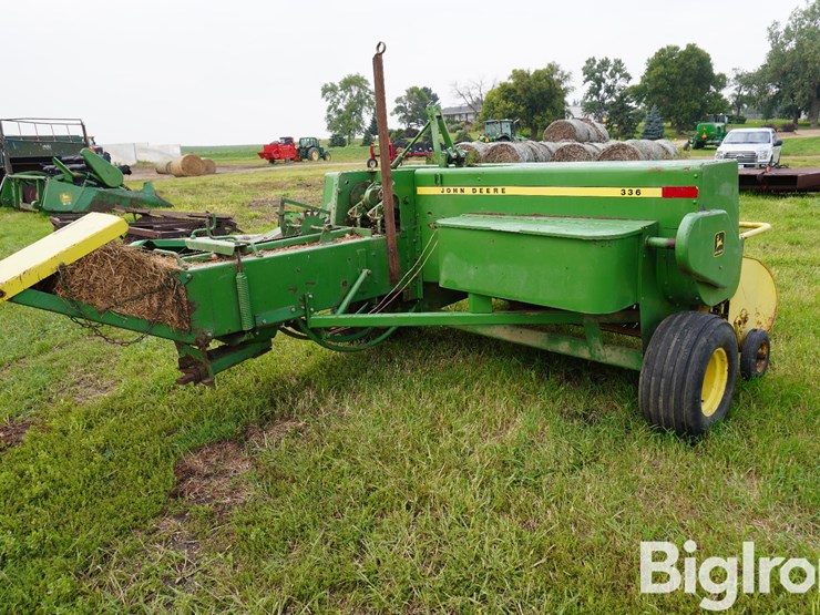 1980-john-deere-336-image-5