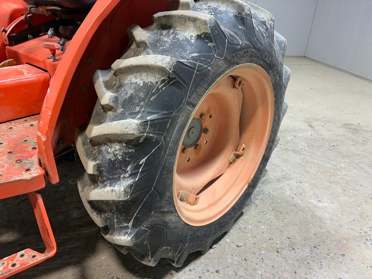 kubota-la463-image-13