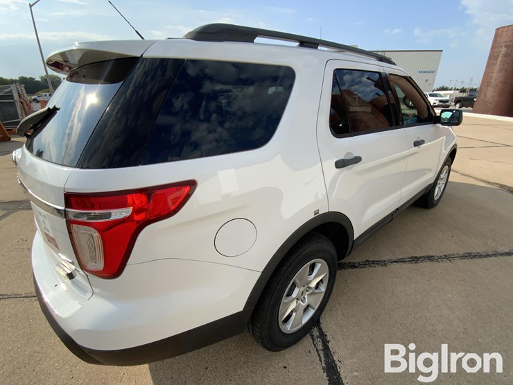 2014-ford-explorer-image-18