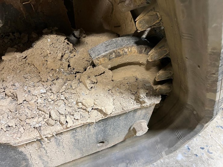 2022-bobcat-t64-image-44