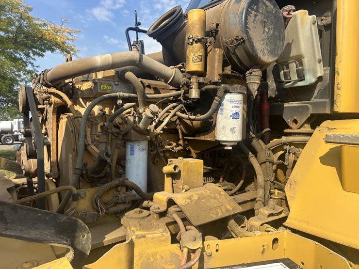 2005-caterpillar-725-image-47