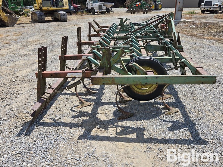 john-deere-1100-image-4