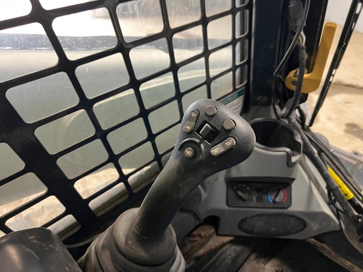 bobcat-t870-image-26
